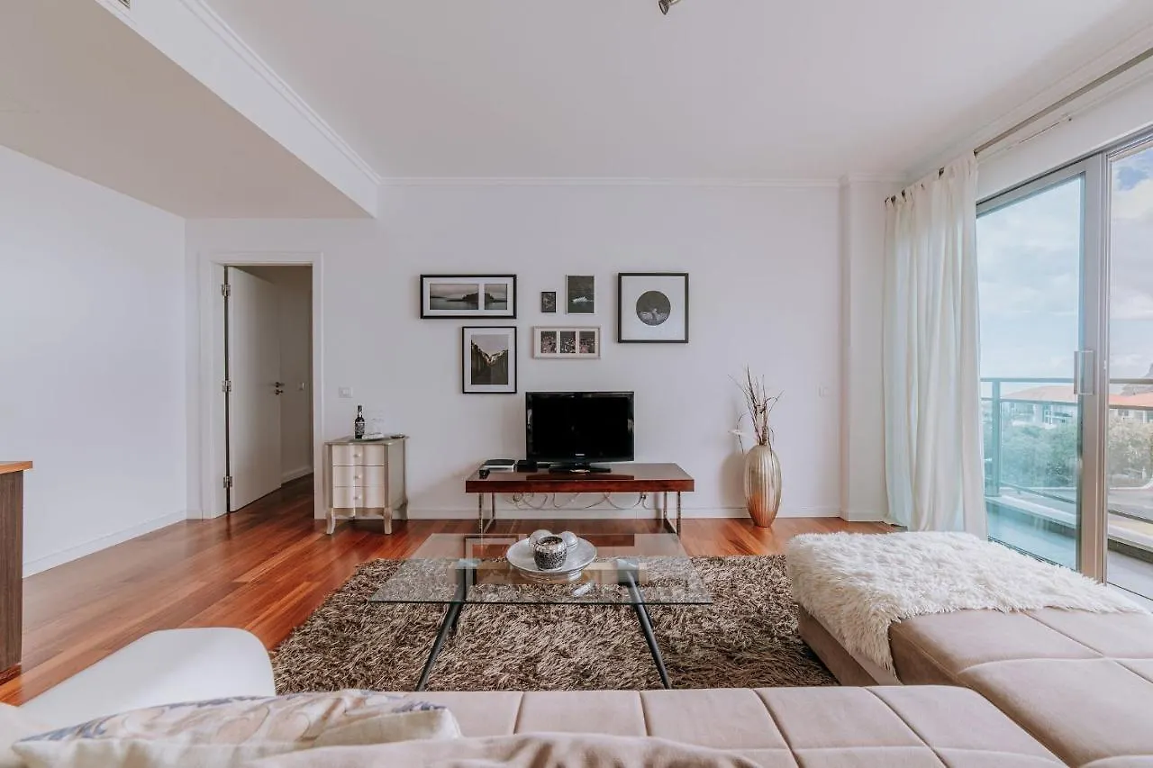 Cozy T2 With Ocean View Apartment Funchal  Funchal (Madeira)